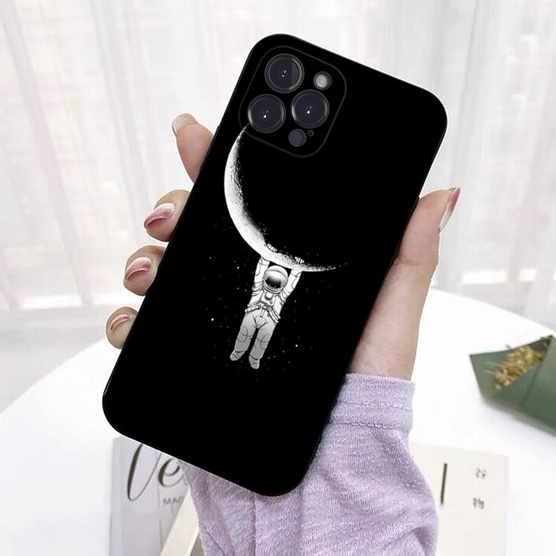 Moon Astronaut Phone Case For iPhone 8 7 6 6S Plus X SE 2020 XR XS 14 11 12 13 Mini Pro Max Mobile Case