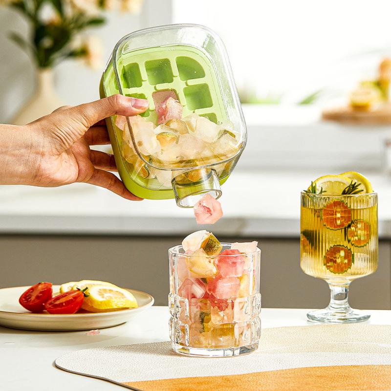 Ice Cube Tray & Storage Box with Kettle and Straw for Refrigerator