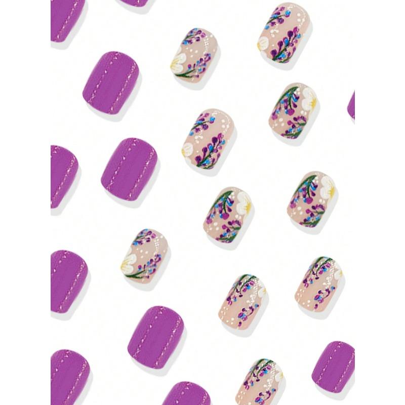 24 st korta fyrkantiga naglar, kreativa lila blommor och växter lösnaglar fina lösnaglar, för tjejer att bära, tryck på naglarna, nageltillbehör