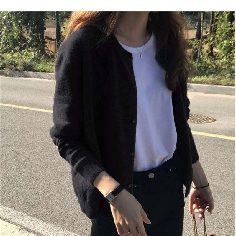 Spring, autumn and winter lazy wind knitted cardigan women's high-end gray niche versatile short top jacket sweater
