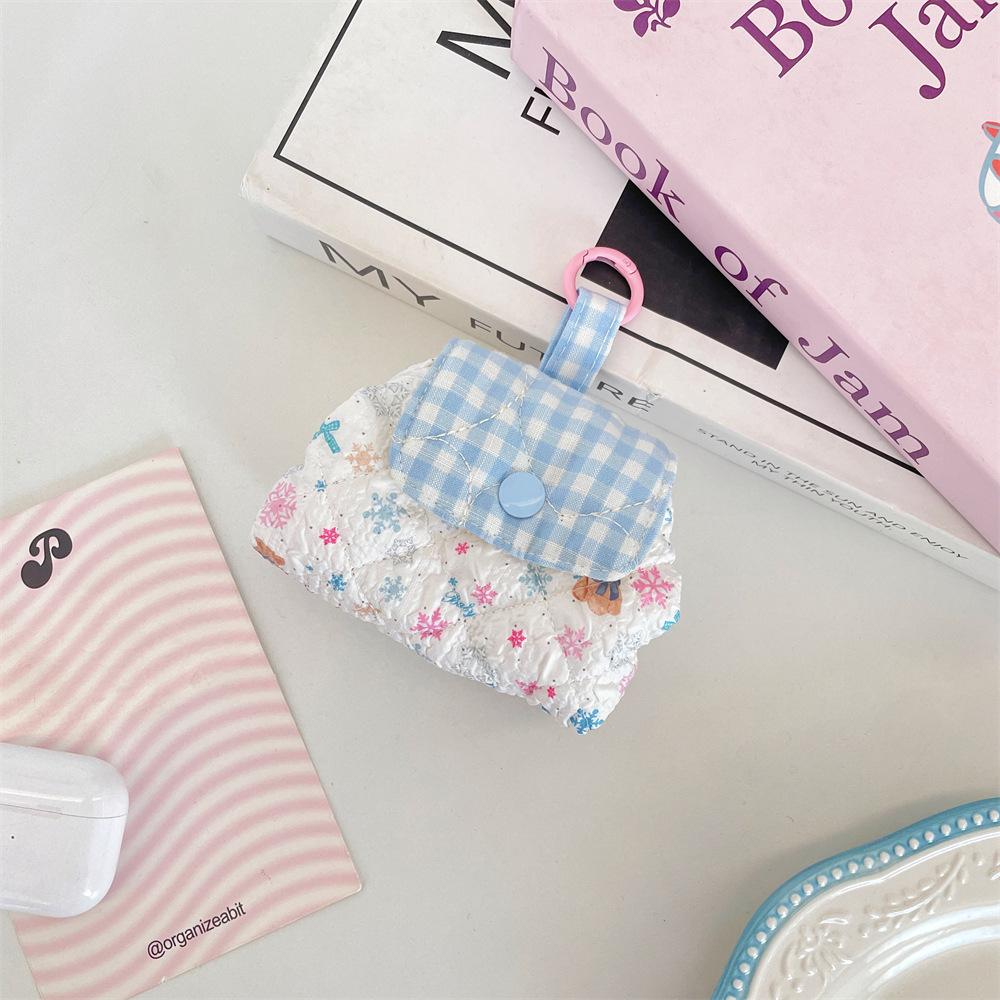 Ins Aesthetic Cartoon Quilted Makeup Bag Snap Closure Portable Cosmetic Pouch Travel Essential Small Organizer for Toiletries