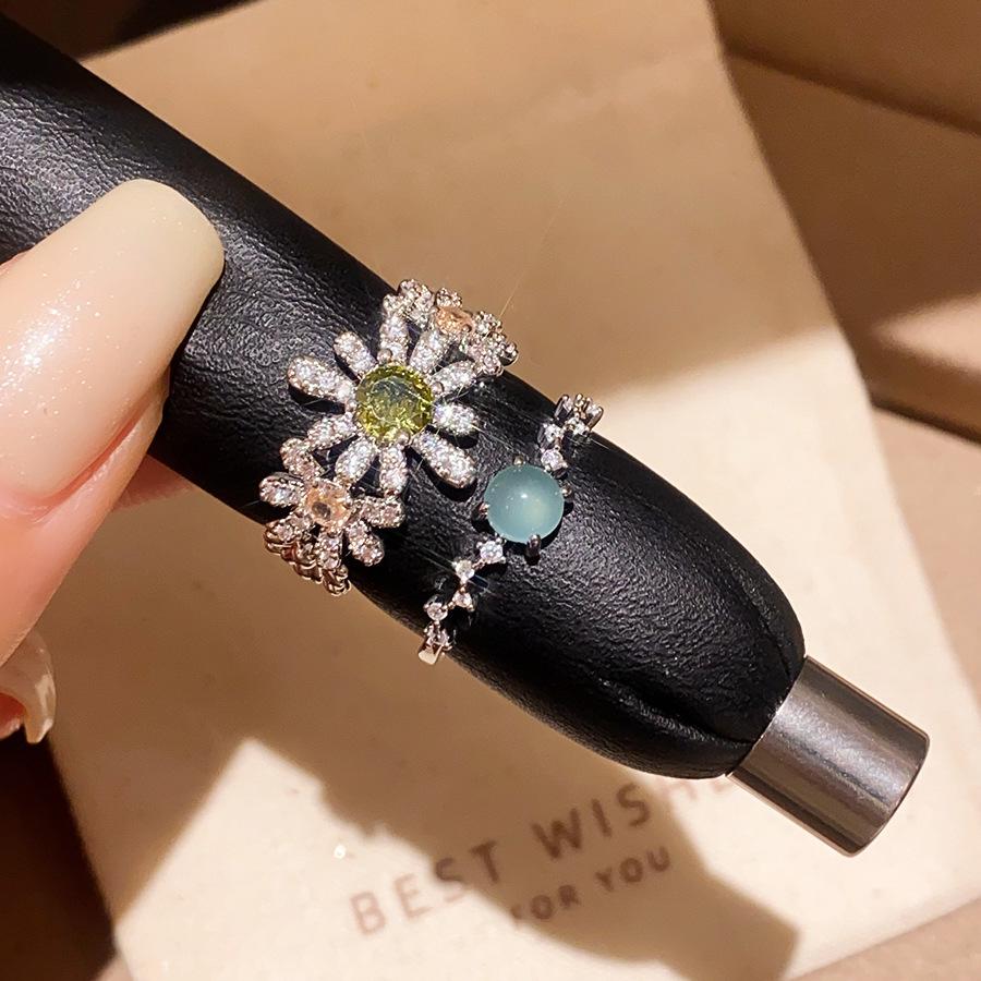 Spring Bloom Luxury Zircon Daisy Open Ring: Elegant, Dazzling Jewelry for a Stylish Touch