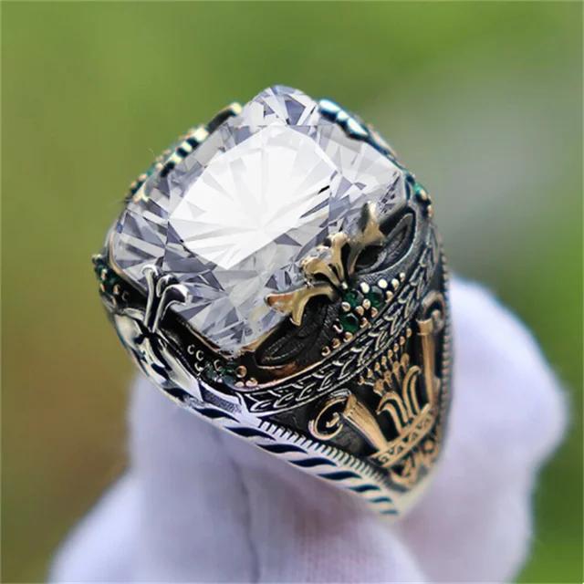 New Inlaid Emerald Men's Luxury Ring Personality Retro Domineering Personality Ring To Attend The Banquet Party Jewelry