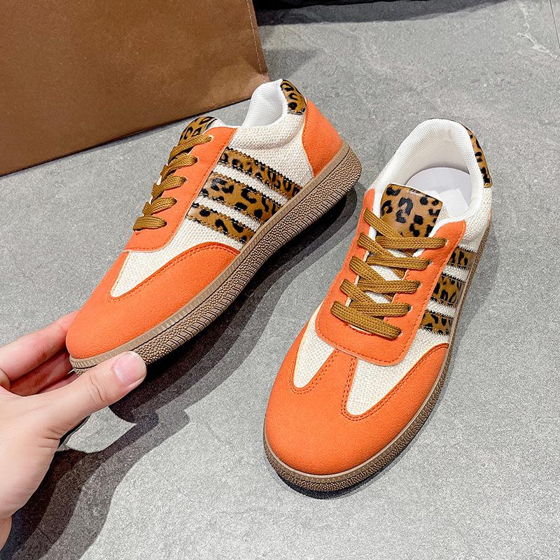 Women's New Autumn Large Size Flat White Shoes Color Matching Retro Versatile Sports And Leisure Shoes