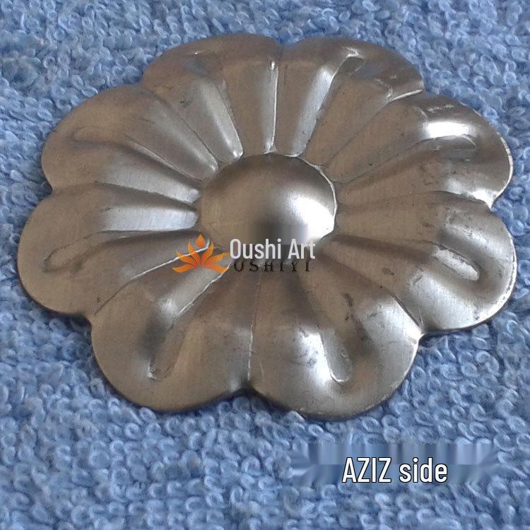 Wrought Iron Plant Decor: Morning Glory, Feverfew, Balsam Accessories