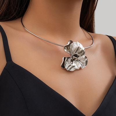 Exaggerated Three-dimensional Pleated Flower Choker Collar, Personalized Flower Necklace Female