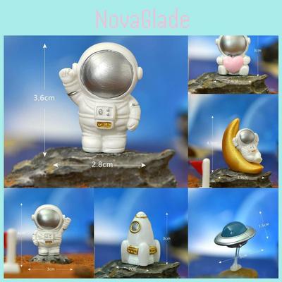 Adorable Resin Astronaut Figurine For Creative Home Decor And Cake Topper Accessory