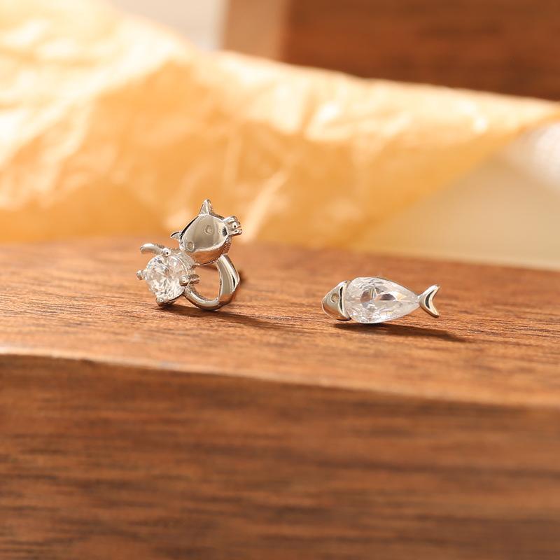 Mini Cute Kitten Xiaoyu Earrings Women's Fashion Personality Niche Design New Earrings