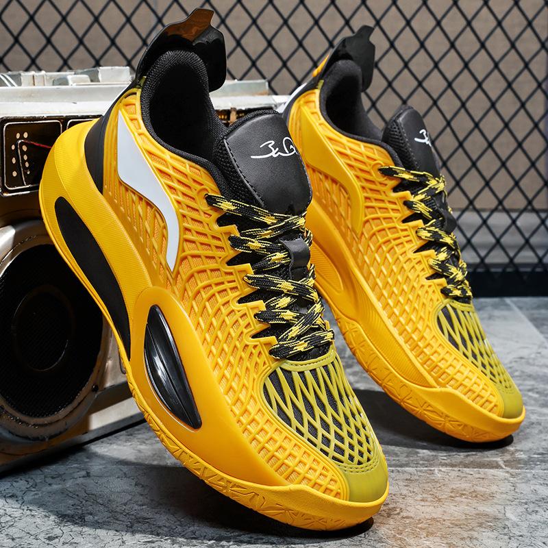A 2025 men's sneaker 2025 new mesh breathable basketball sneaker sports student ultra-light shock-absorbing running shoes