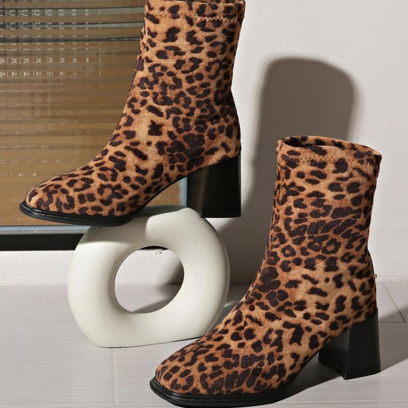 

Модная женская обувь 2024 года, горячая распродажа, женские ботильоны, модные современные ботинки без застежек, женские новые туфли больших размеров с леопардовым принтом для женщин 36 цветной печати леопарда