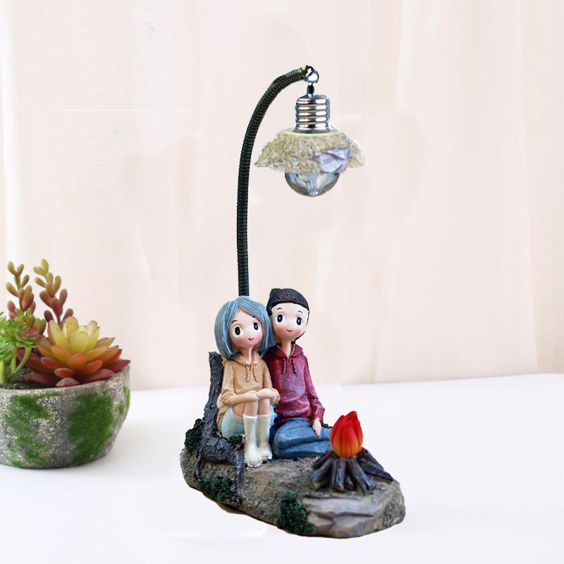Creative Resin Couple Night Light - Perfect Home Decor Gift for Living Room or Bedroom, Ideal for Valentine's or Birthday.