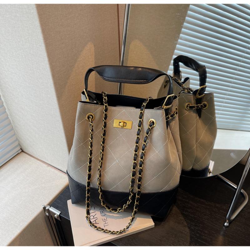 Summer New Diamond Chain Shoulder Bag Niche Design Large Capacity Flow Bucket Bag Versatile Bag