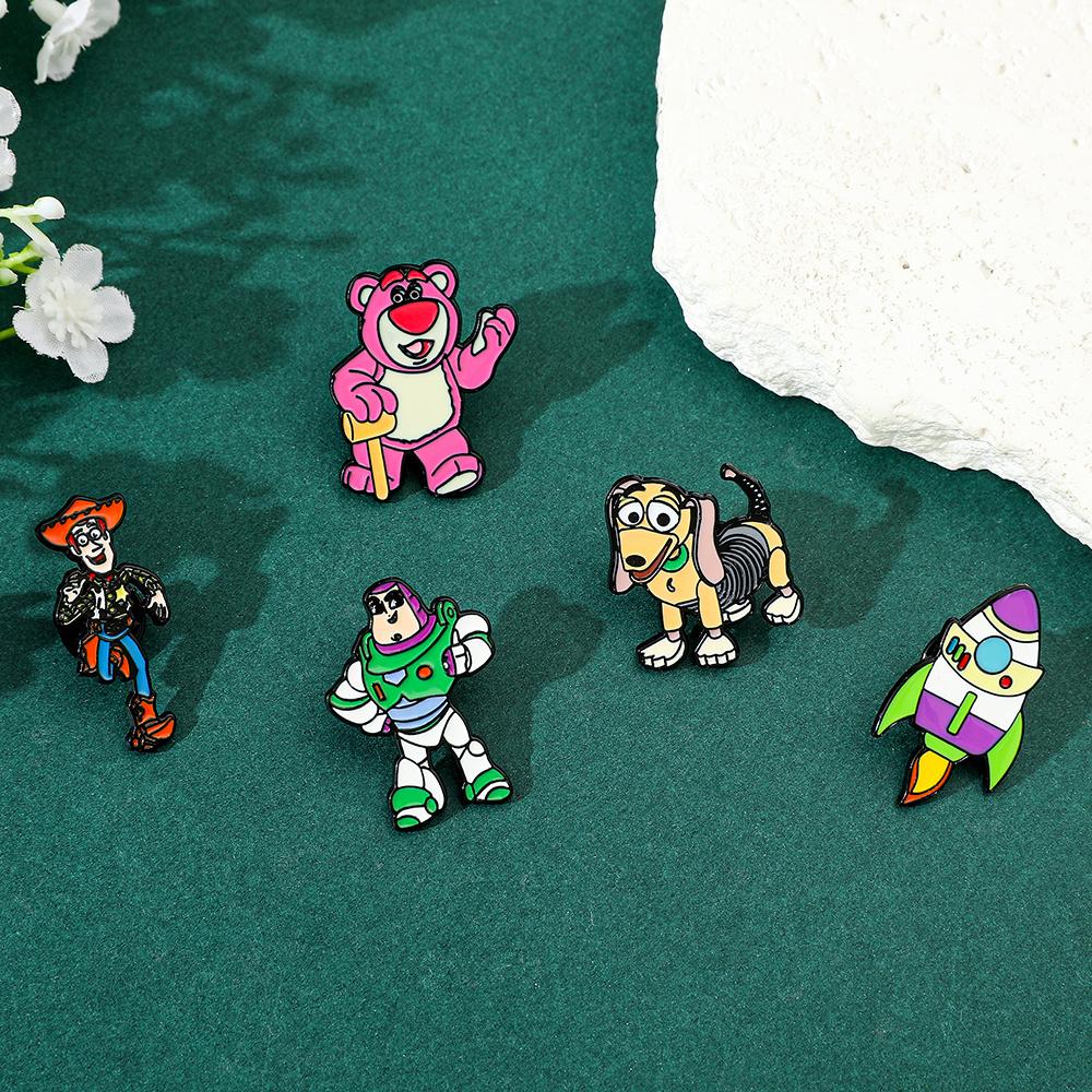5 Pcs Disney Toy Story Outfit Creative Cartoon Brooch Fashion Wooden Enamel Pin Metal Badge Jewelry Backpack Clothing Accessories Gift for Friends
