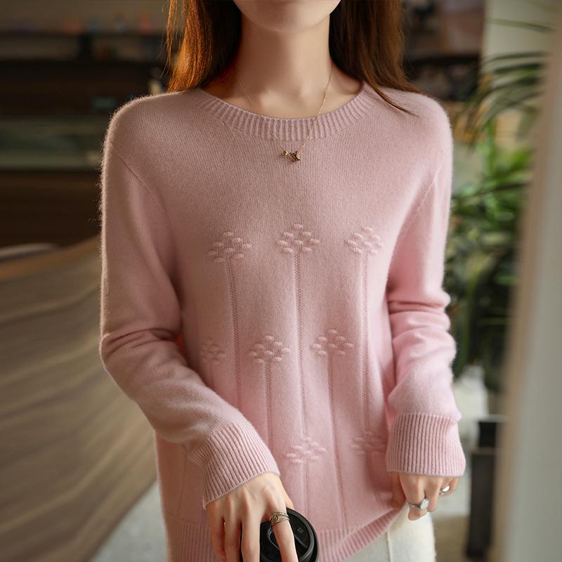 Elegant Autumn/Winter 100% Wool Slimming Pullover Sweater with Round Neck and Long Sleeves for Women