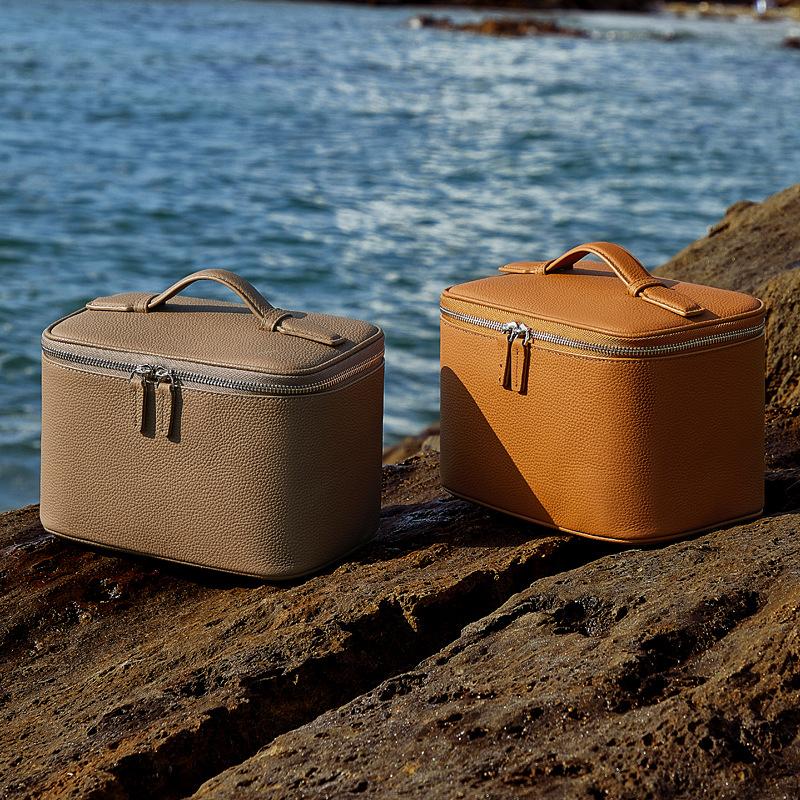 Echtleder: Mehrschichtige Kosmetiktasche, Kulturtasche, Aufbewahrungstasche, Hochwertige Reise-Tragetasche aus weichem Leder