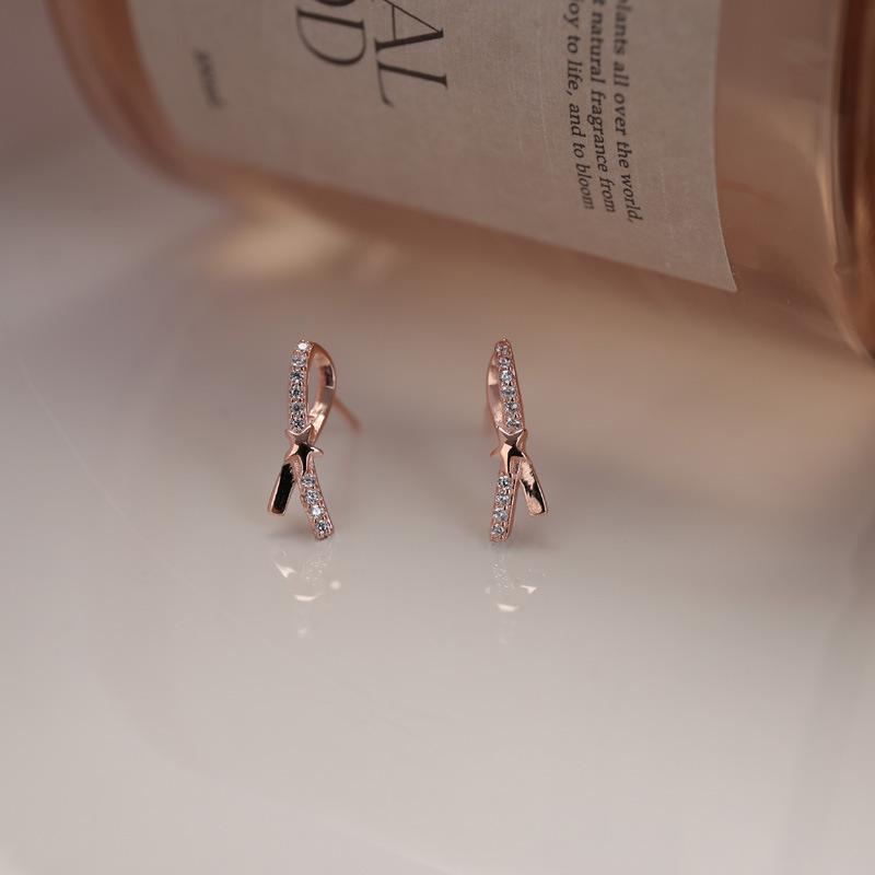 Simple  Fashionable and Luxurious Bow Earrings for Women  Japanese and Korean Style Five-pointed Star Earrings