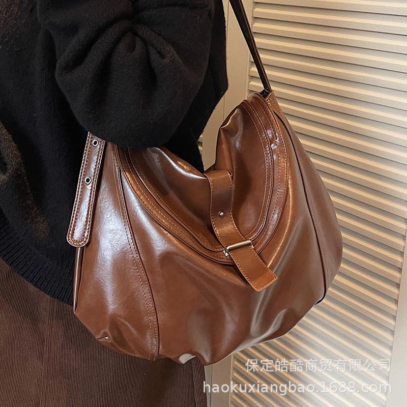 Retro Niche Underarm Bag Women 2025 New Trendy Korean Niche Dumpling Bag Large Capacity Messenger Bag Saddle Bag