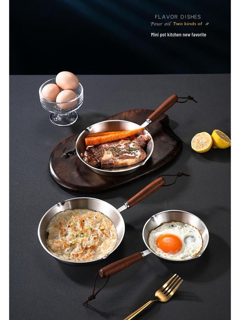 Mini Patelnia ze stali nierdzewnej 304 z płaskim dnem, drewnianą rączką i osłoną przeciw pryskaniu, niepowlekana patelnia do omletów