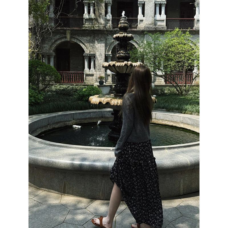 Hungerlababy/26Ss Black Elegant Floral Suspender Dress with Waist-Cinching Slimming Effect, Long Dress for Seaside Vacation