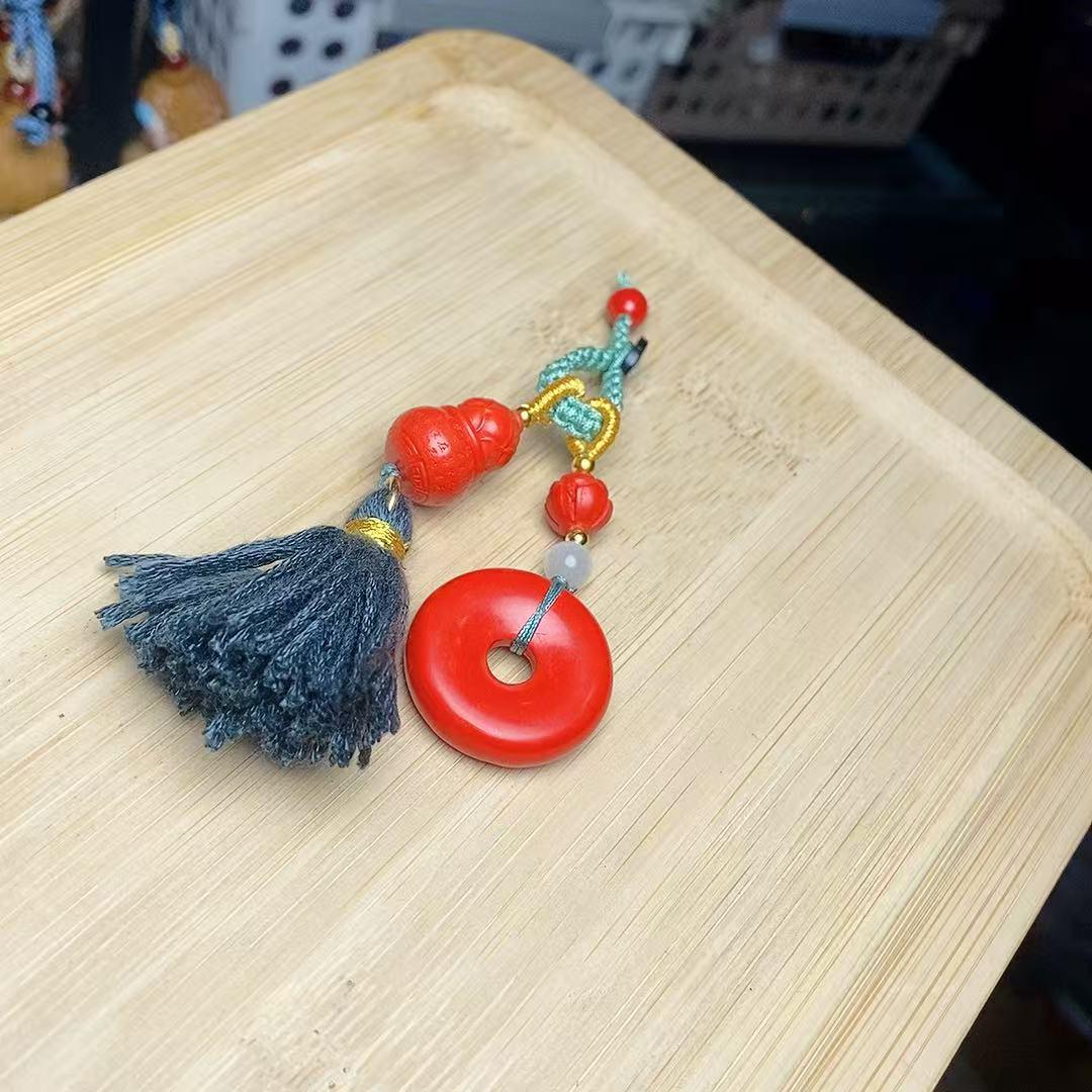 Cinnabar Red Peace Gourd Keychain - Elegant Unisex Fashion Accessory