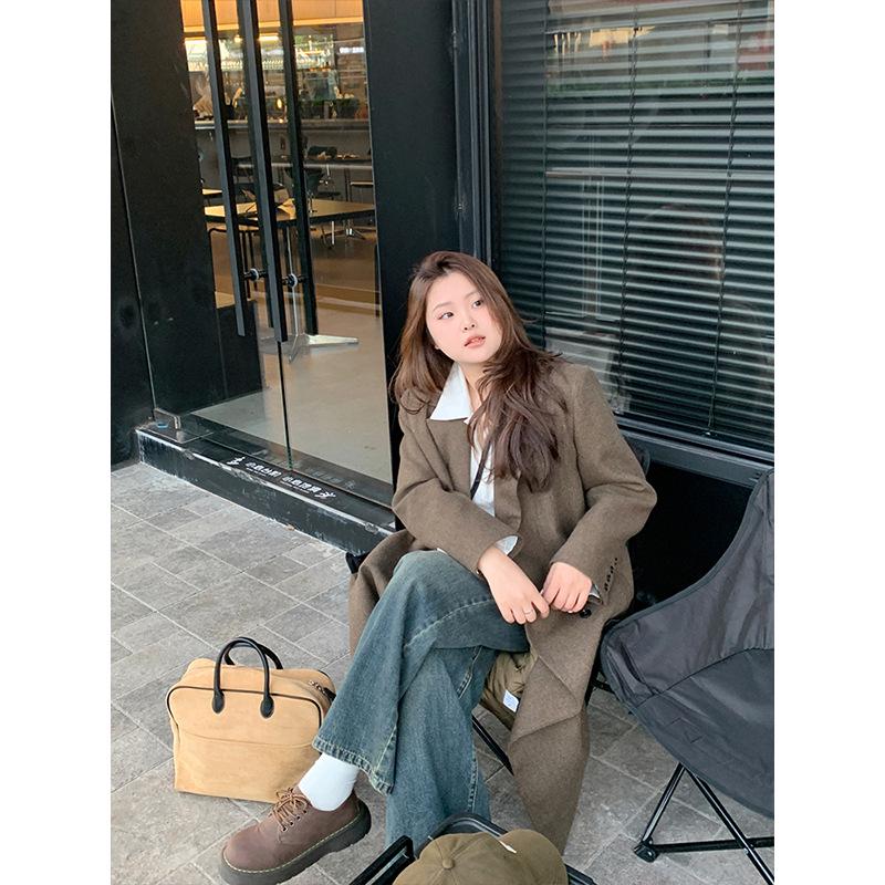 2024 Women's Oversized Retro Woolen Coat - Hepburn Style, Medium to Long, High-End, Temperament Design