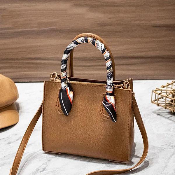 

Женская сумка, женские сумки на одно плечо, повседневная квадратная сумка, однотонный шелковый шарф, мягкая сумка-мессенджер 20*9.5*17cm коричневый