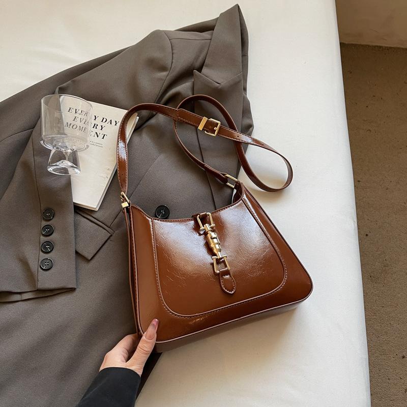 Early spring new fashion niche design small lock armpit bag shoulder crossbody trendy women's bag
