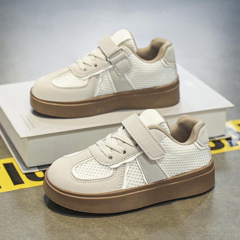 2025 neue Kinder-Deutschland-Trainingsschuhe Koreanische Version Mode vielseitig Klettverschluss mittelgroße und kleine Kinder Jungen Board-Schuhe weich besohlt Student