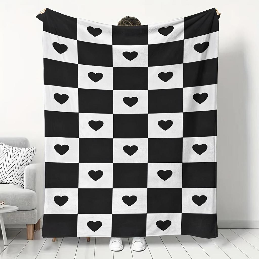 1pc Black and white checkered heart pattern blanket, made of polyester, machine washable, suitable for home, sofa, or camping.