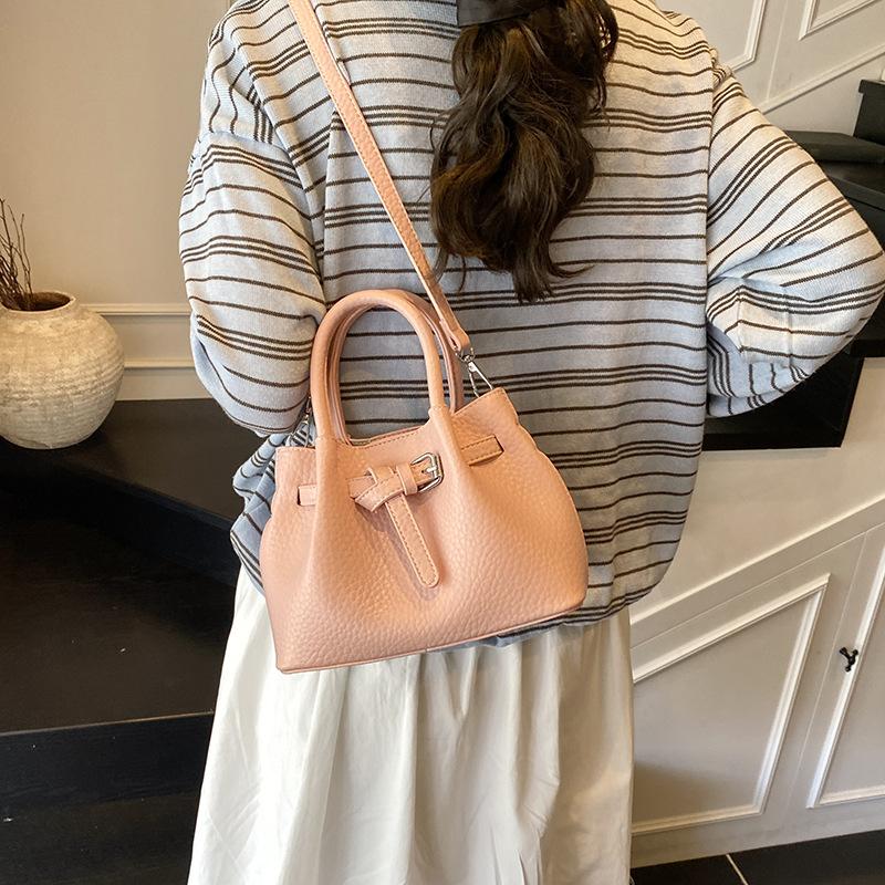 Premium Sense Portable Bucket Bag Women's 2025 New Trendy Summer Fashion Shoulder Bag Texture Vegetable Basket Messenger Bag