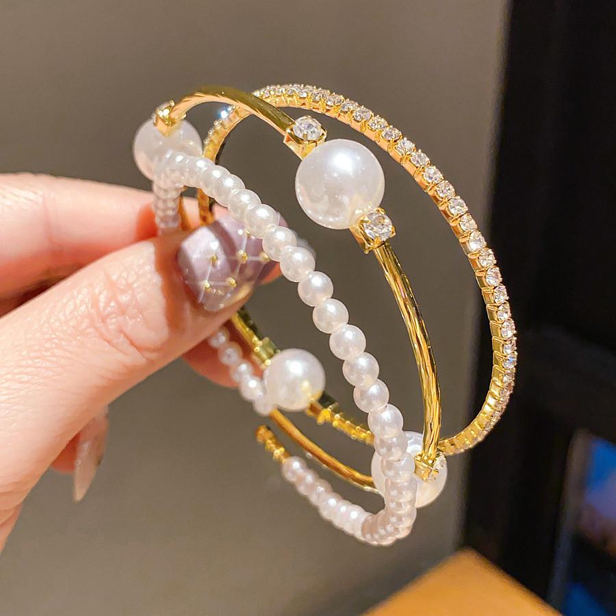 Fashion Pearl Bracelets With Rhinestones For Elegant Casual Wear