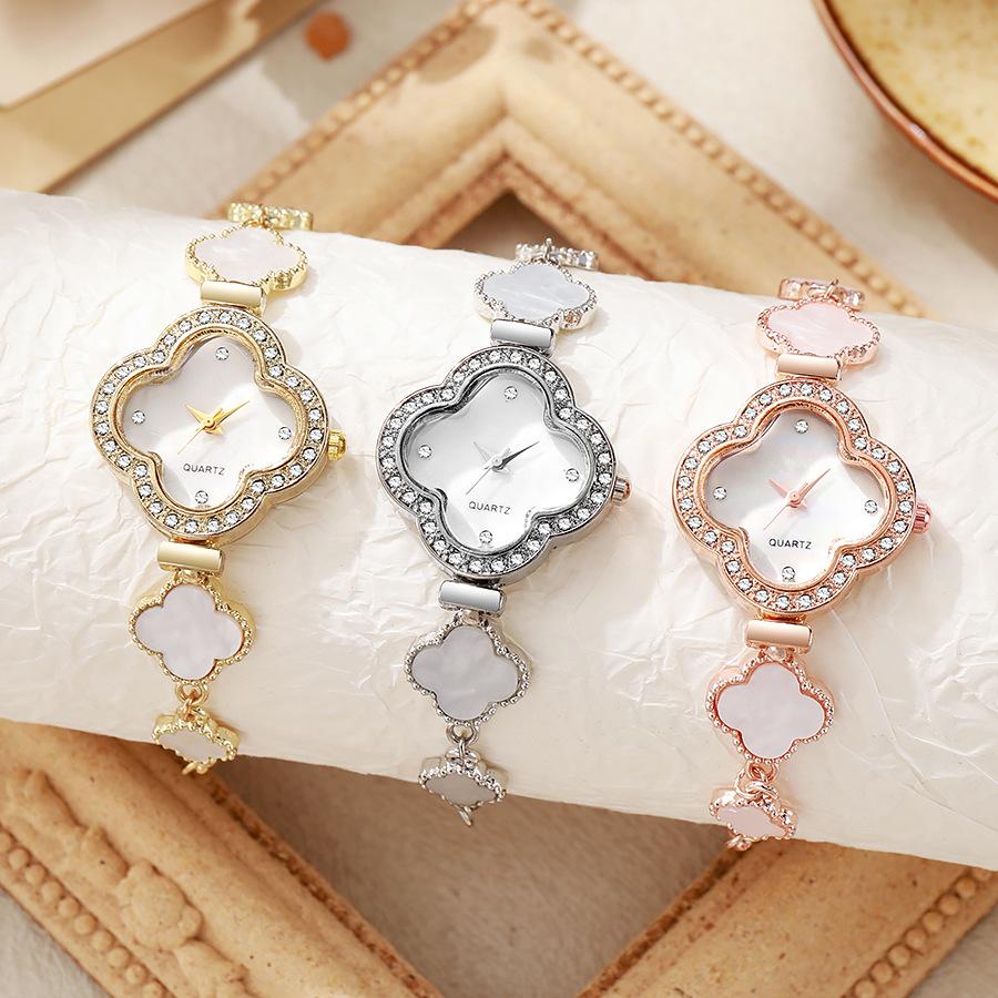 Nya Mode Damklockor Lyxiga Roséguld Armbandsur Kvinnliga Armbandsur Damer Casual Kvarts Klocka
