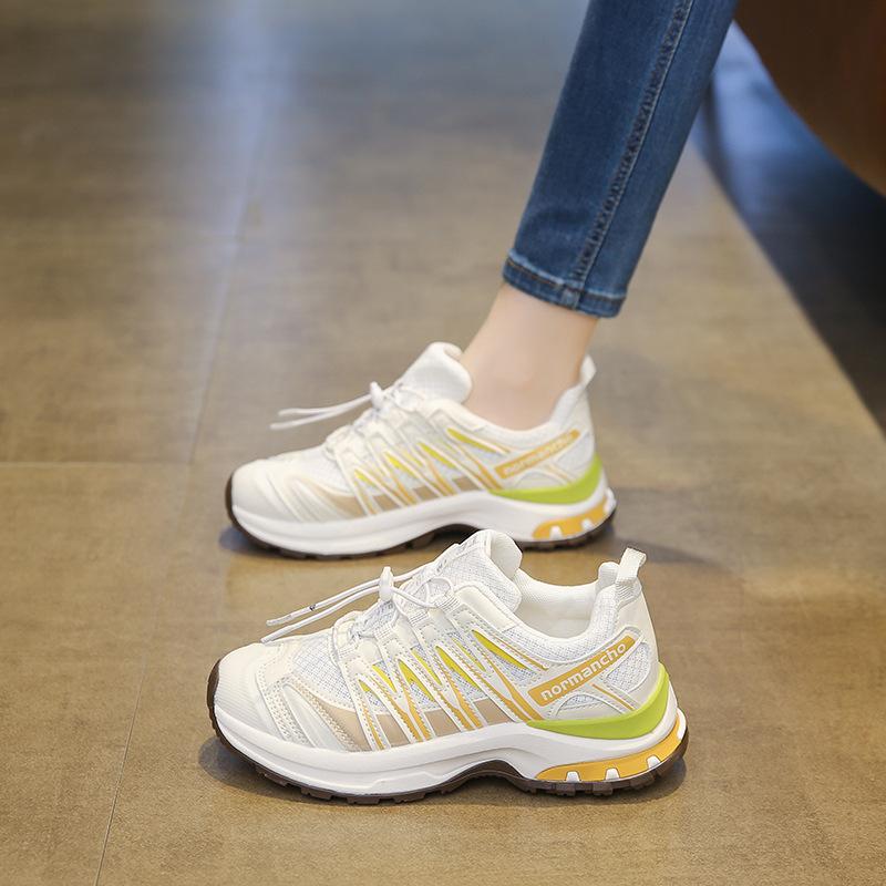 Thick-soled small women's shoes, new versatile and lightweight sports shoes, comfortable and non-slip running shoes, tide