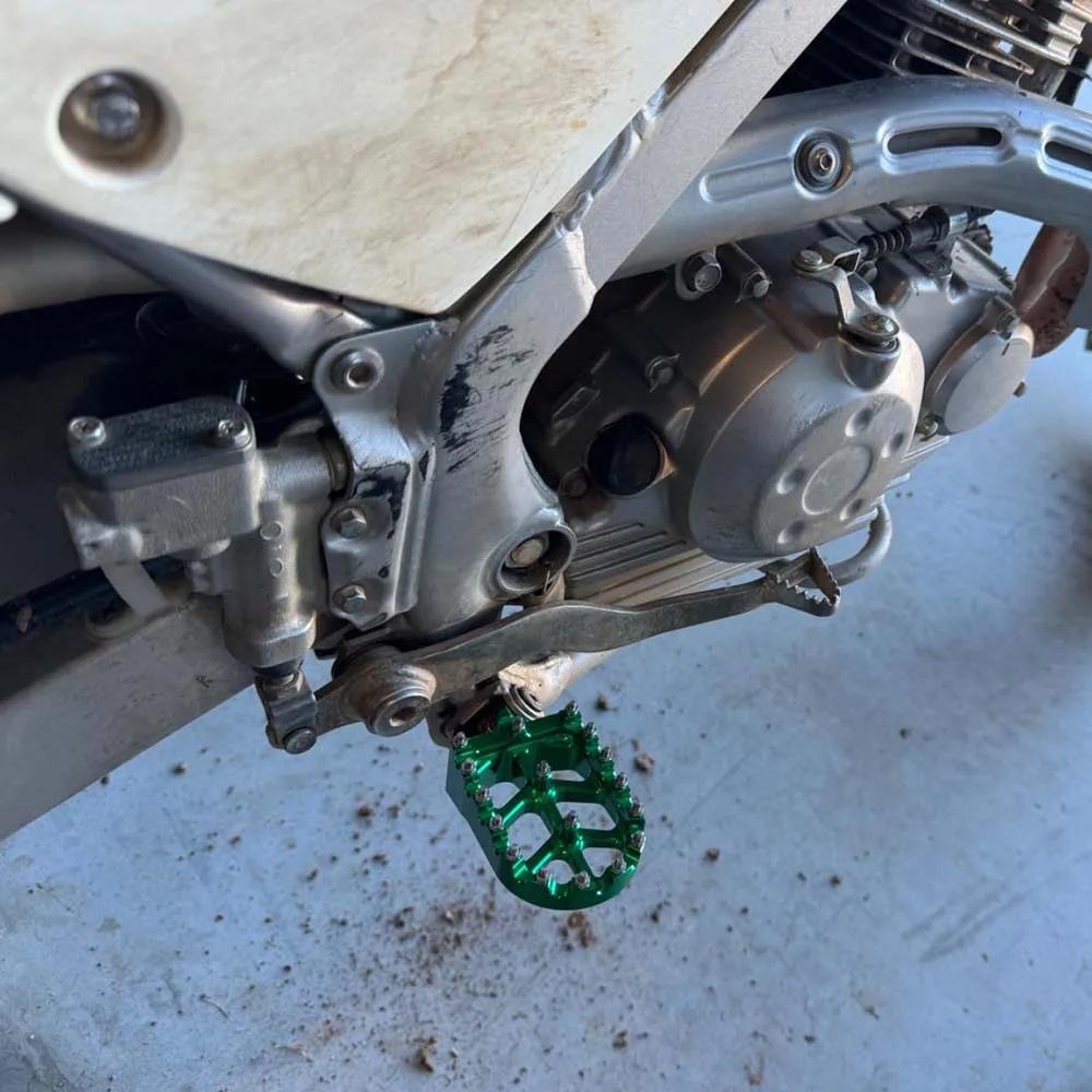 Anti-Slip Front Footpegs for Kawasaki KX65/80/85/100 Off-Road Motorcycles
