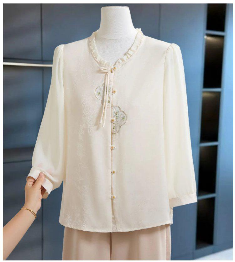 

Chic Chinese-Style Seven-Sleeve Top for Women 4XL (Recommended 135-150 catty)