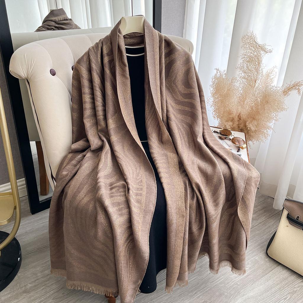 Leopardenmuster Imitation Kaschmir Dünner Schal Damen Goldfaden Leichter Luxus Vielseitiges Tuch Klimaanlagendecke Leichter Luxus Einfaches Tuch