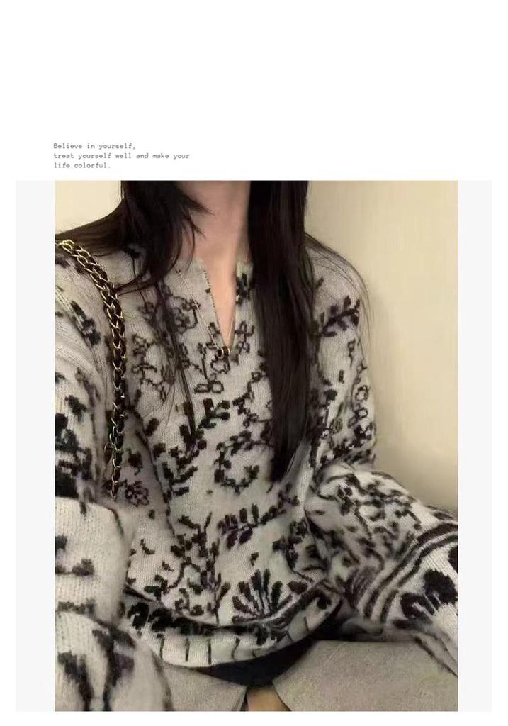 Autumn/Winter Blue & White Porcelain Jacquard Knitwear - Women's New Arrival, Hot Selling, Wearable as Inner or Outer Layer