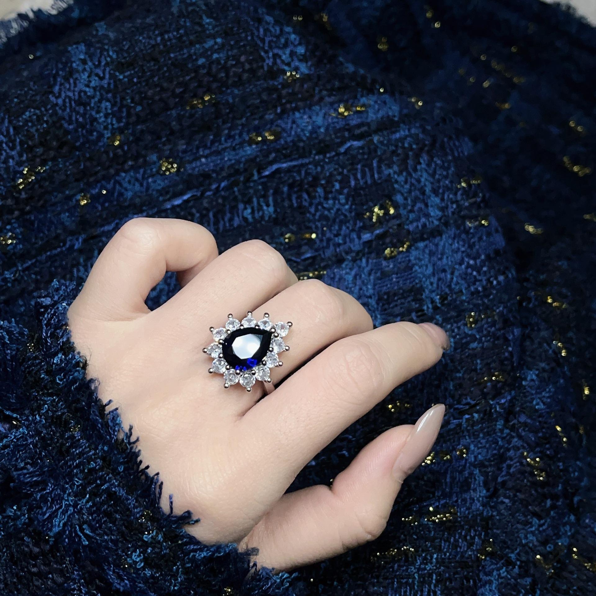 Благородный темперамент Имитация натурального сапфира Групповая закрепка Циркон Подвеска Женское кольцо Ожерелье Серьги-пусеты Набор из трех предметов