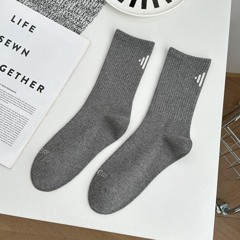 

Men s Sports Socks for Autumn and Winter, Mid-calf Cotton Socks, Sweat-absorbing and Odor-proof Men s Style Symbol Basketball Socks, Business Socks 1 pair темно-серого
