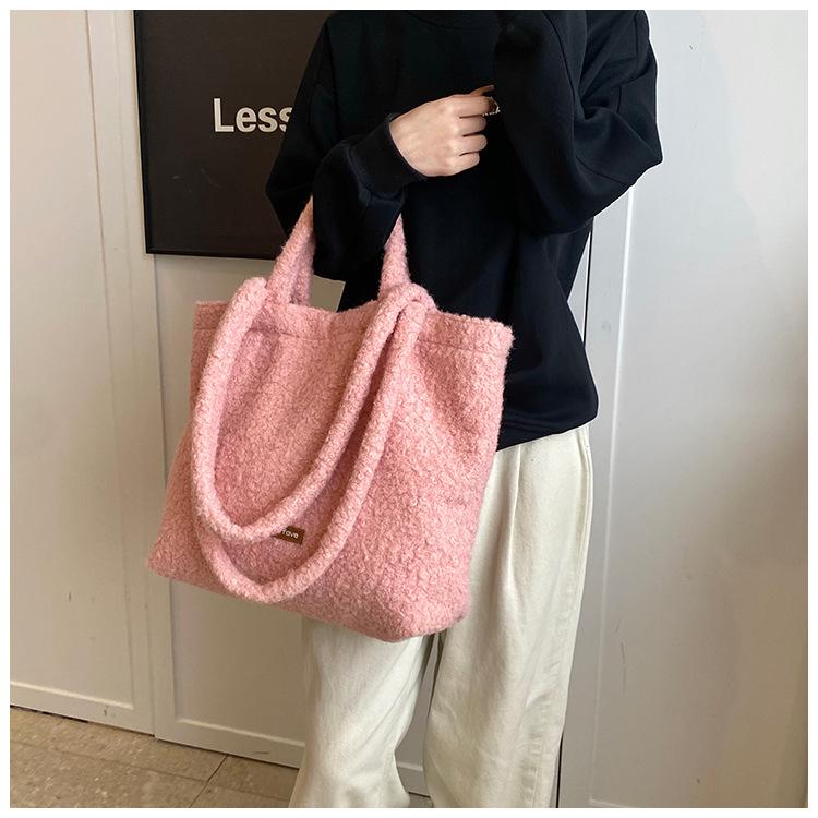 2025 new Korean version plush soft waxy shoulder bag underarm bag large capacity commuter portable tote bag