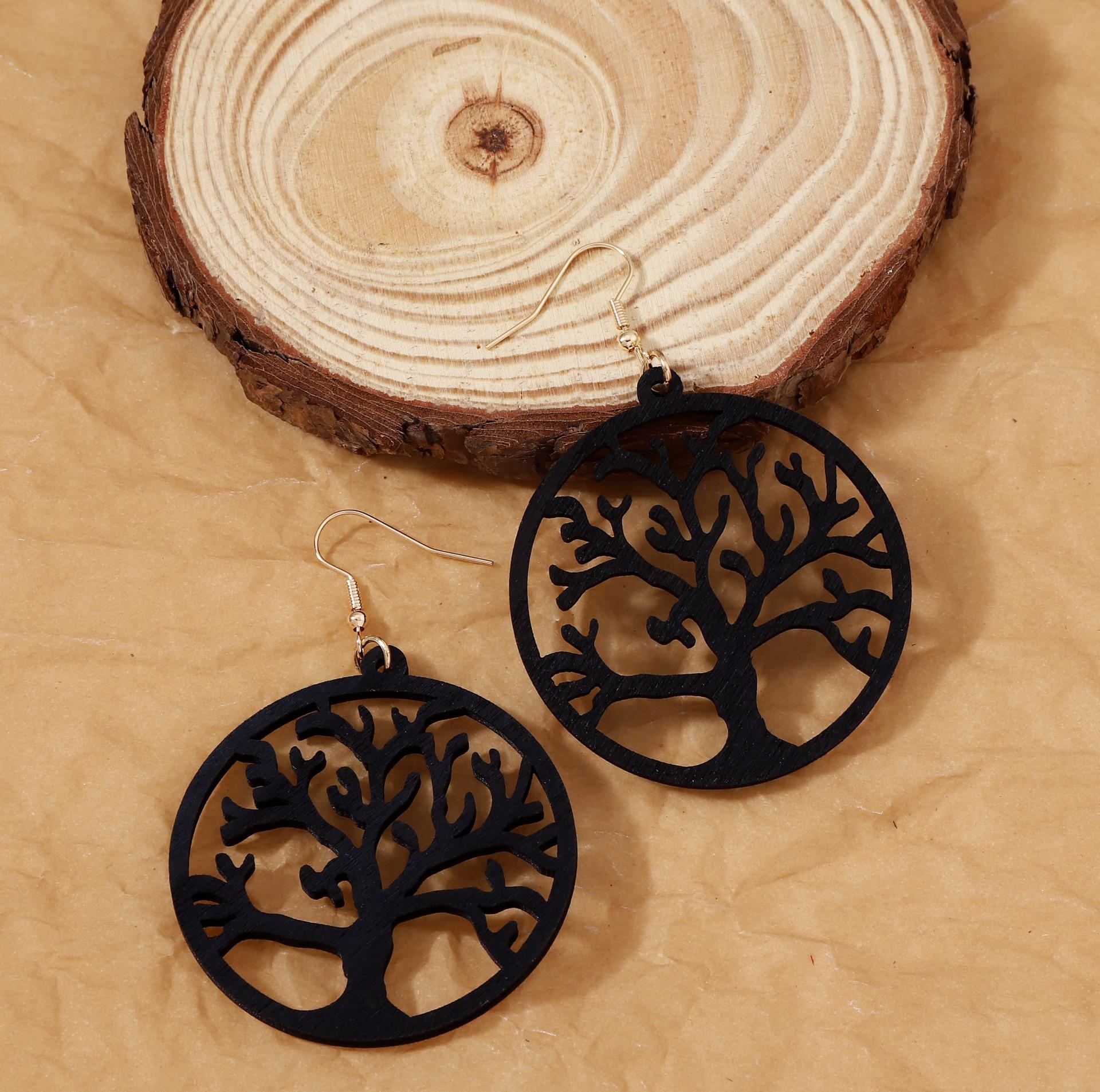 

Деревянные серьги лазерной резки с уникальным и отличительным чувством дизайна - серьги Древо жизни