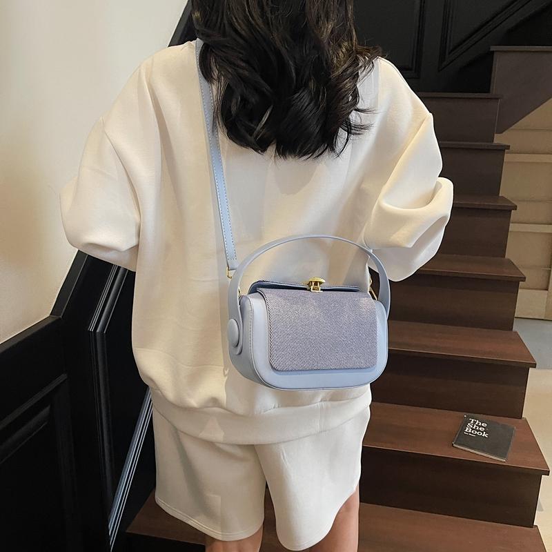 Minimalistische Modische Exquisite Damen-Schultertasche mit Schulterriemen-Design Vielseitig für Pendeln und Zusammenkünfte