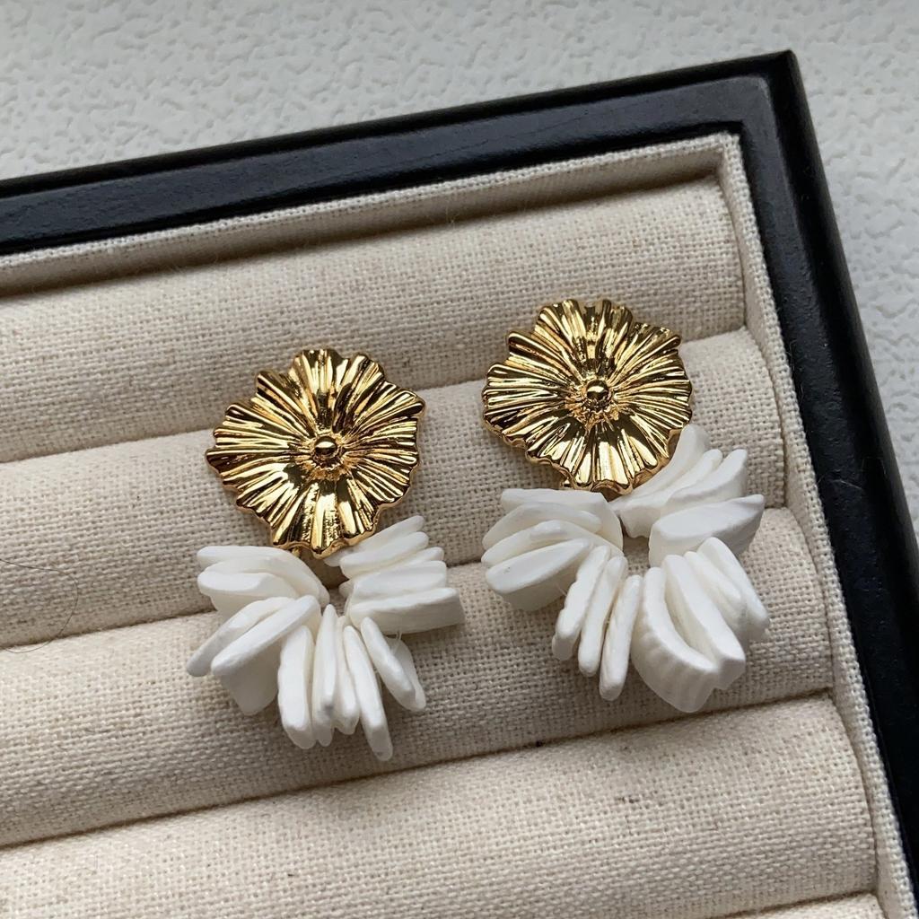 High End French Retro Shell Earrings, Women's Geometric Oval Temperament, Niche and Cold Style, Exaggerated Earrings, Light Luxury