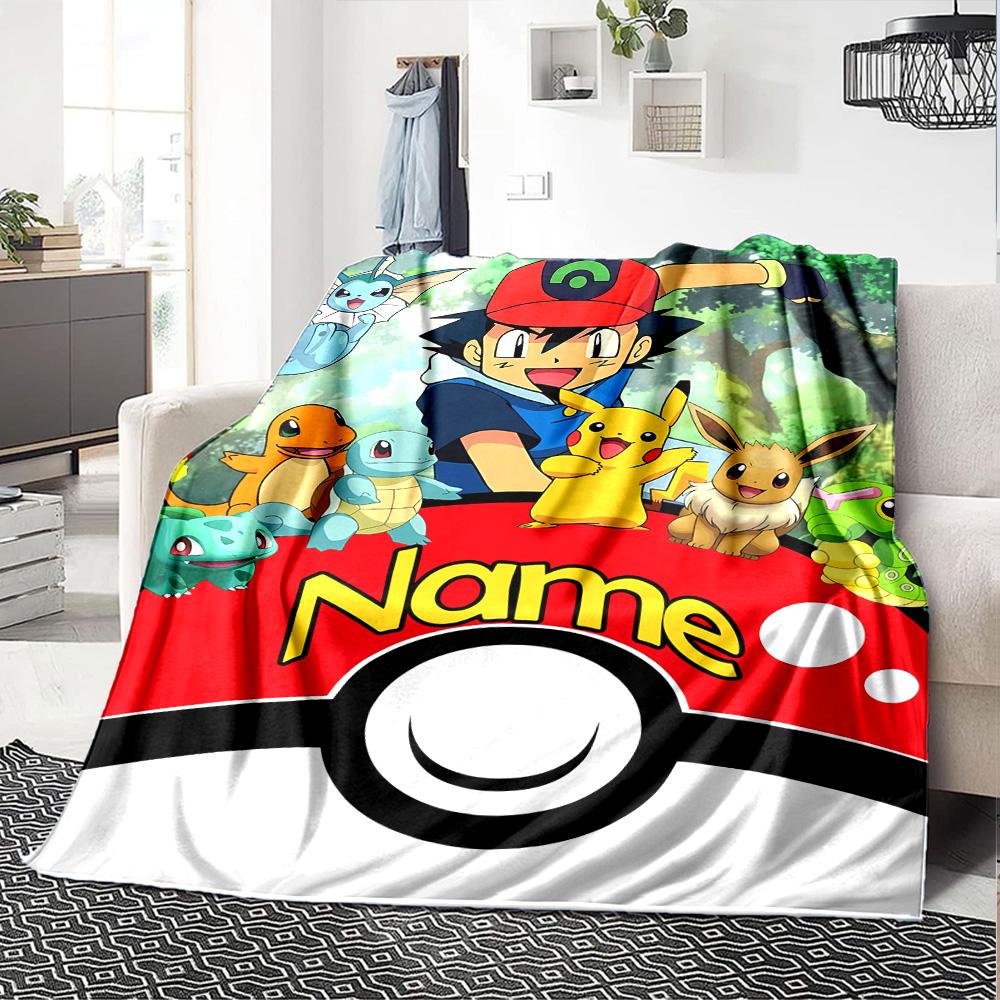 Coperta Personalizzata Nome Personalità Pokémon Ash e Pikachu Morbida e Calda per Divano Ufficio Letto Viaggio Pausa Pranzo, Regalo Adatto a Tutte le Stagioni