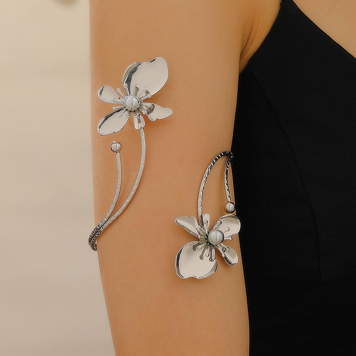 

Высокое качество 2026 поставка, модная индивидуальность, элегантный цветочный браслет, кольцо на руку с регулируемым открытием, женское чувство роскоши