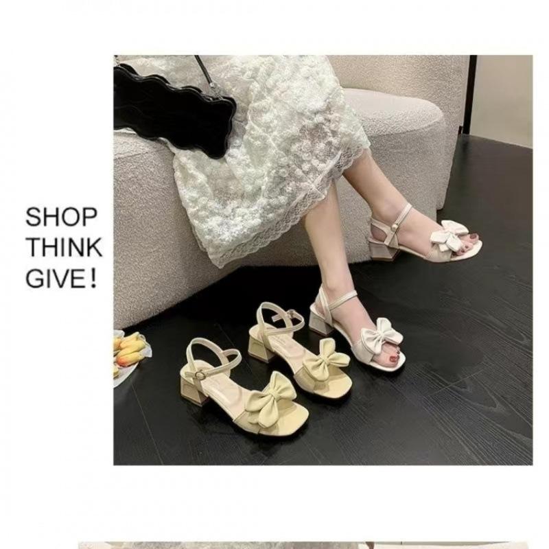 Französische High Heels Damen Sommer 2025 neue Mode vielseitige Schleife bequem Wort mit dickem Absatz Sandalen Damen