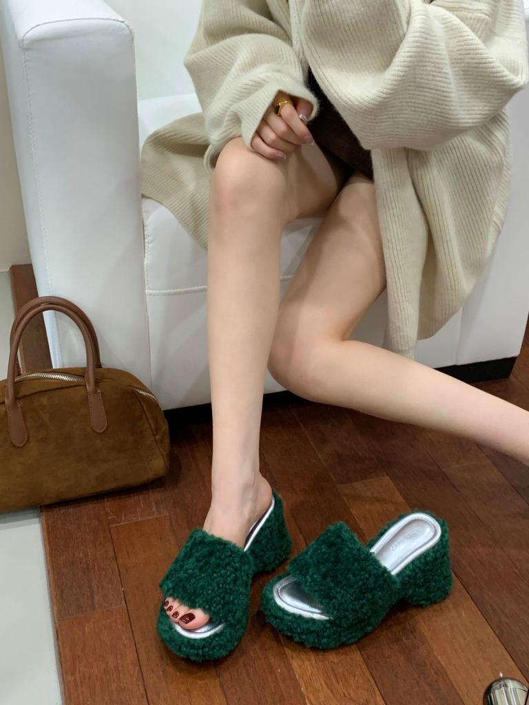 Sheep Curly Wool Slippers Women's Outer Wear 2025 New Autumn and Winter Feeling Thick Bottom Heightening Small Slope Heel One-word Drag