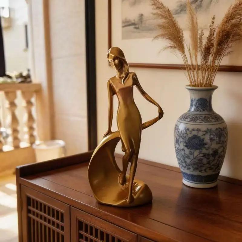 Creative Gilded Girl Resin Sculpture, Light Luxury Nordic Modern Abstract Statue, Living Room Entryway Home Decor Art Ornament