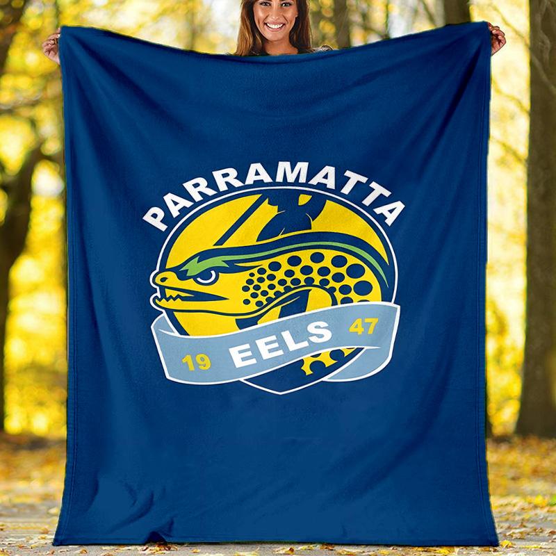 1pc Football Team (22) Theme Blanket - Digital Print, Polyester, Cozy for All Seasons, Perfect for Outdoor, Camping, and Travel