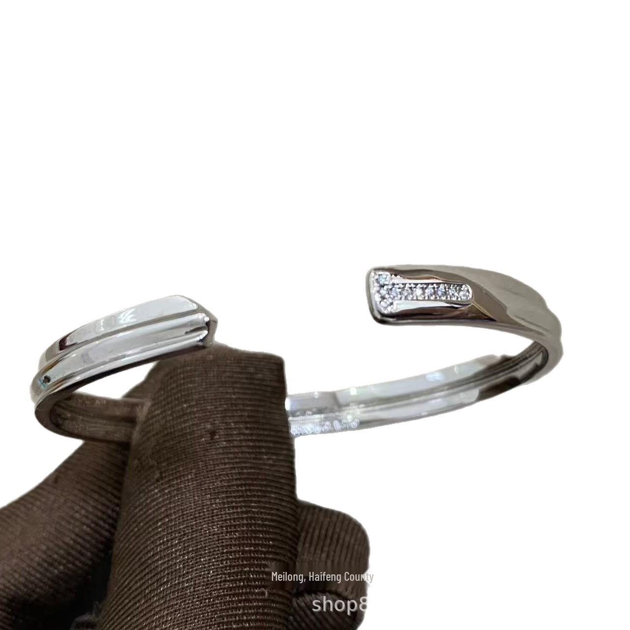 

V Gold T House Luxury Diamond Letter Open Bangle Bracelet for Couples - Fashionable High-End Gold T Letter Open Bangle [Adjustable Size]